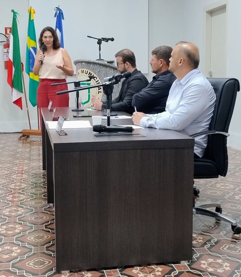 Homenagem às docentes, alteração em lei e deliberação de calendário foram os destaques da 2ª Sessão Ordinária 